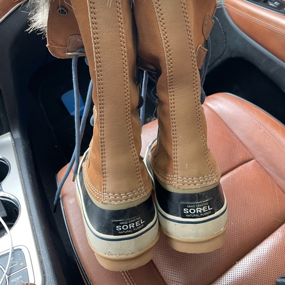 Joan of Arctic boots - Picture 2 of 4